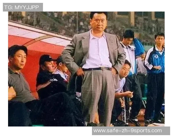 大连足球老板背后的故事与挑战解析，如何重塑球队辉煌再创佳绩